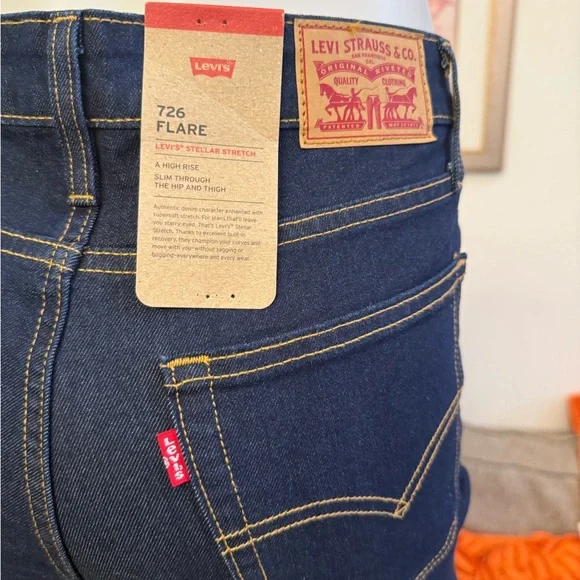 ❣️🆕Levi’s 726 Flare High Rise Dark Wash Jeans❣️ - Picture 8 of 12